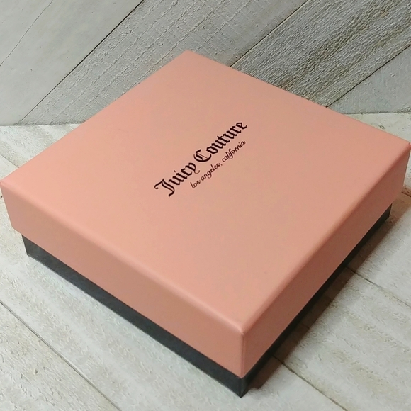 NWT Juicy Couture Adjustable Bracelet and Bow Stud Earring Set - Picture 5 of 5